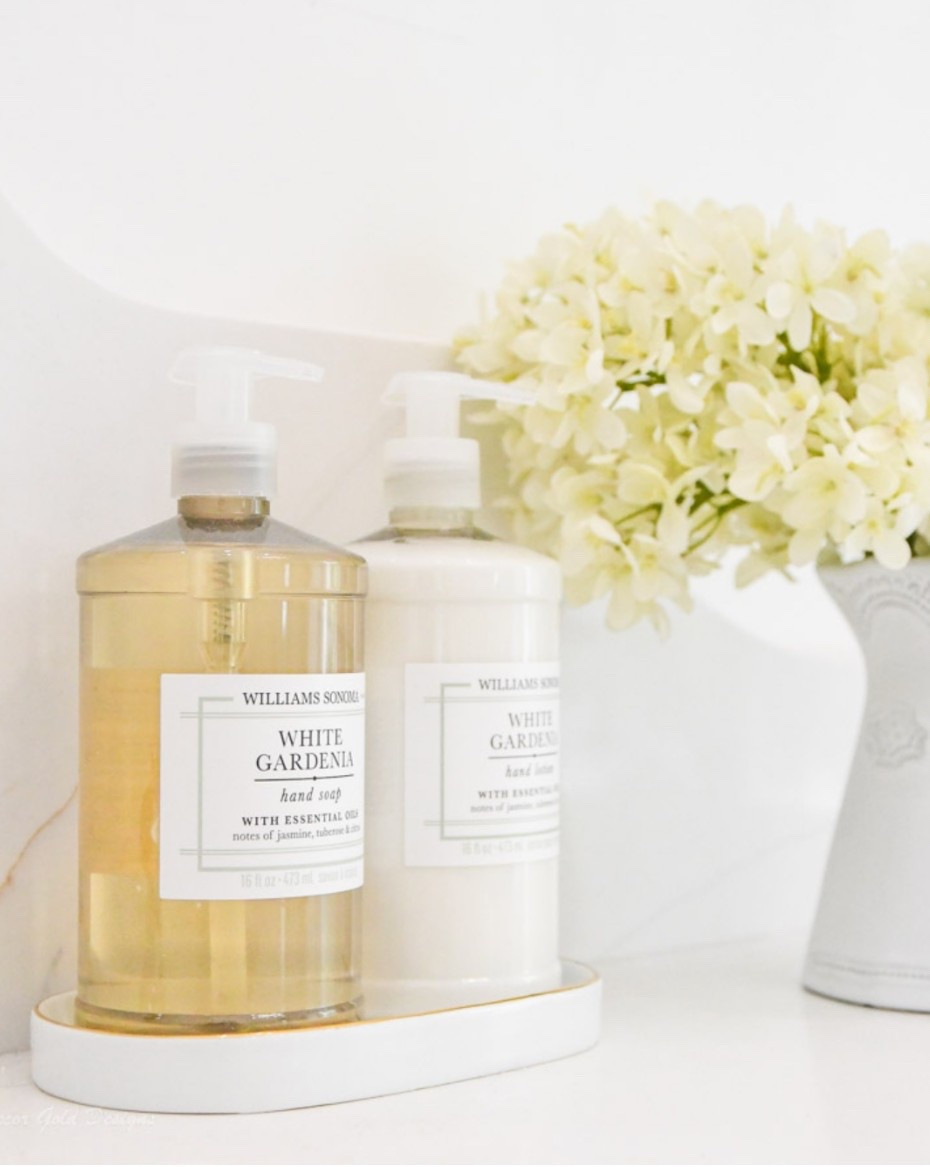 Beautiful soap and lotion in an oval tray


#LTKHome