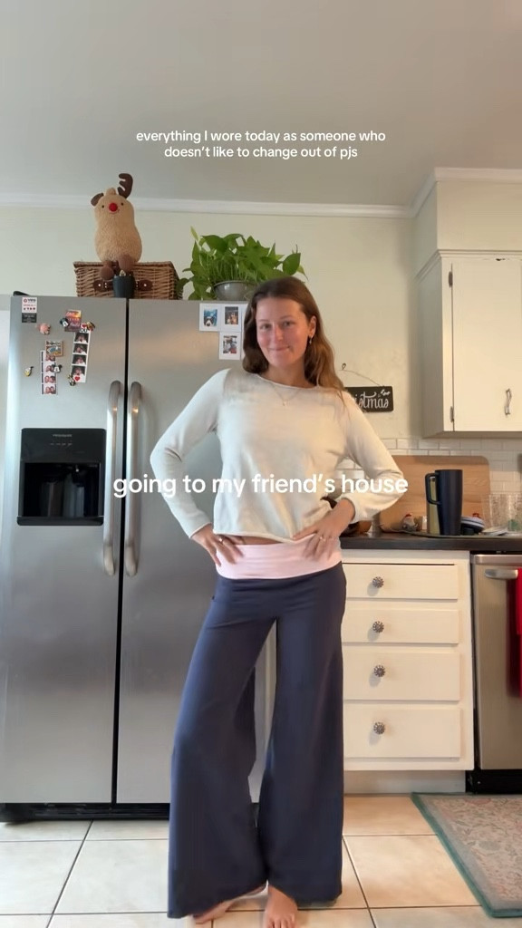 What I wear in a day 🤍