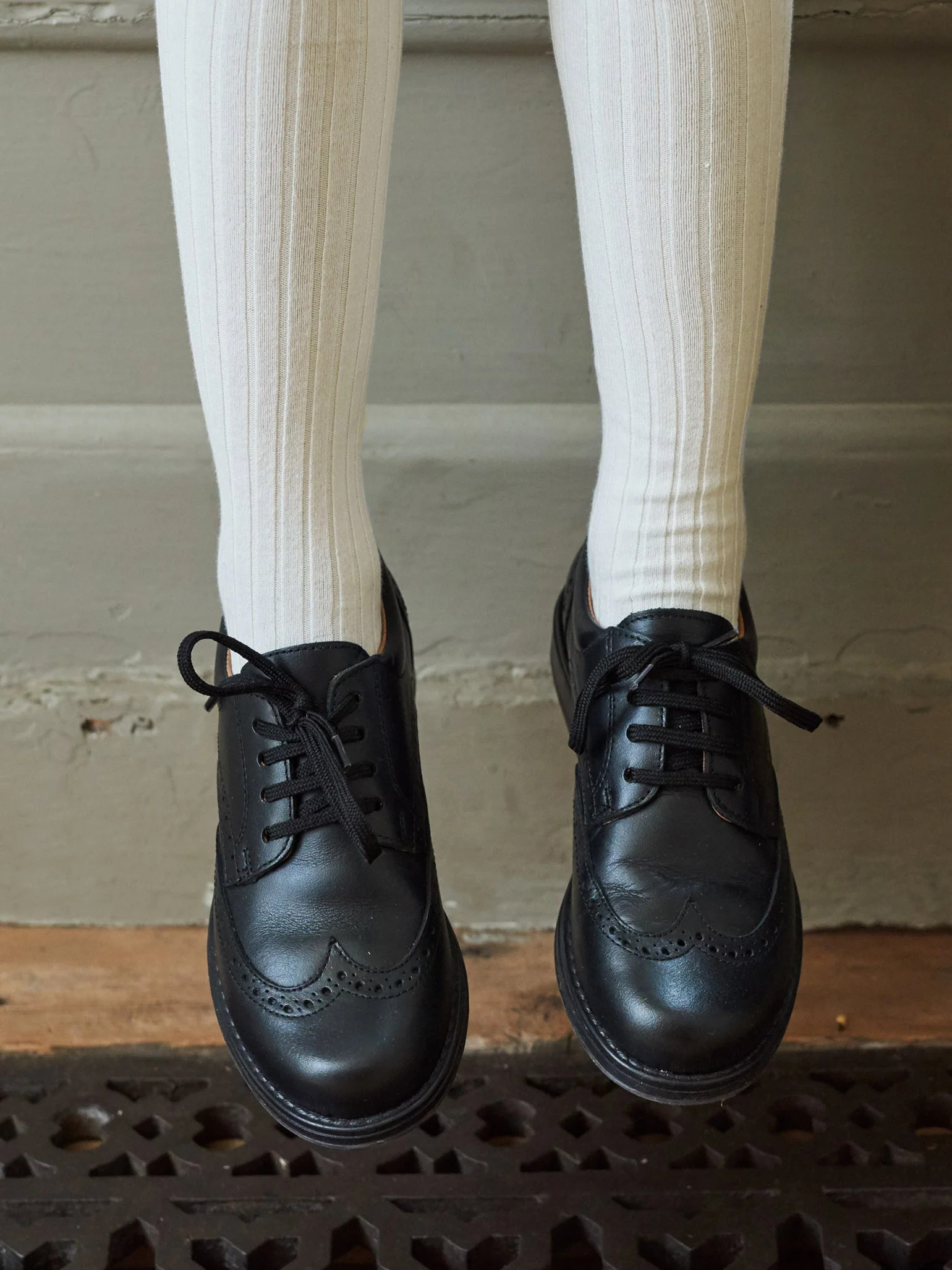 Off White Ribbed Kids Tights | La Coqueta (US)