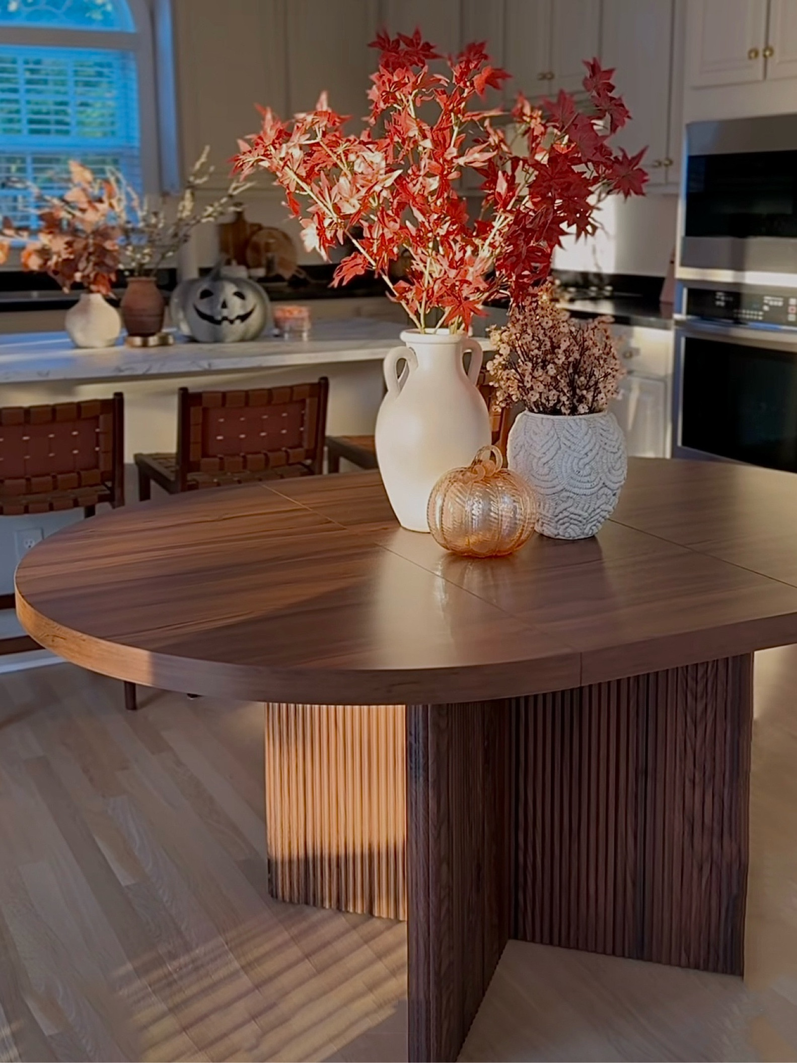 Stunning dining table under $260 😱

#LTKHome