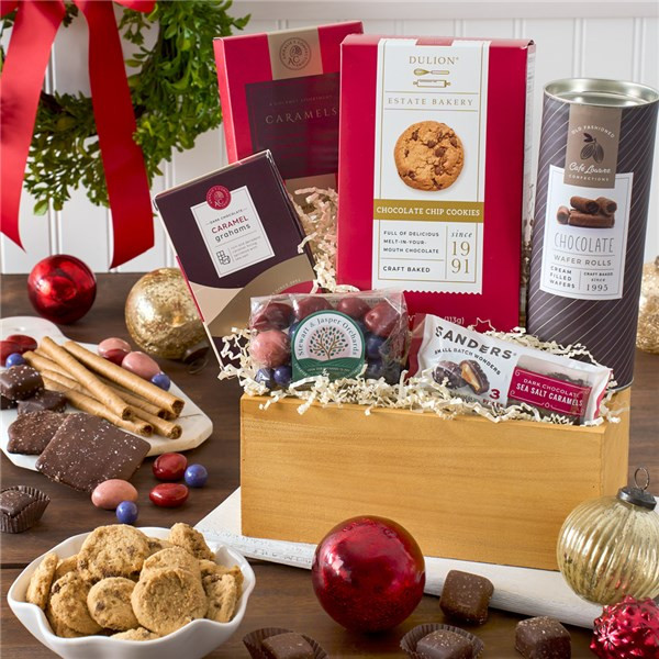 Christmas Snacks Gift | GourmetGiftBaskets.com