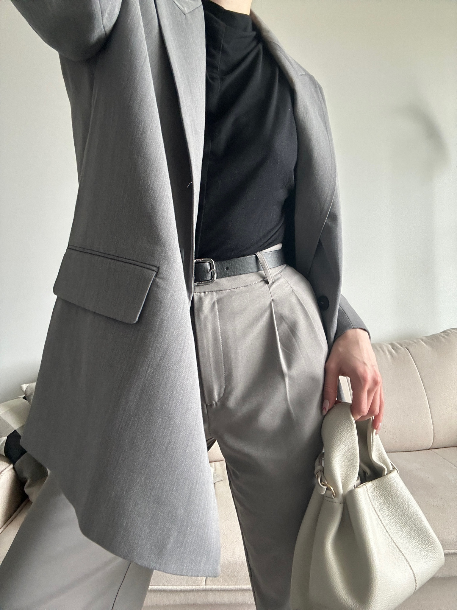 can never go wrong with a grey suit 


#LTKworkwear #LTKstyletip #LTKfindsunder100