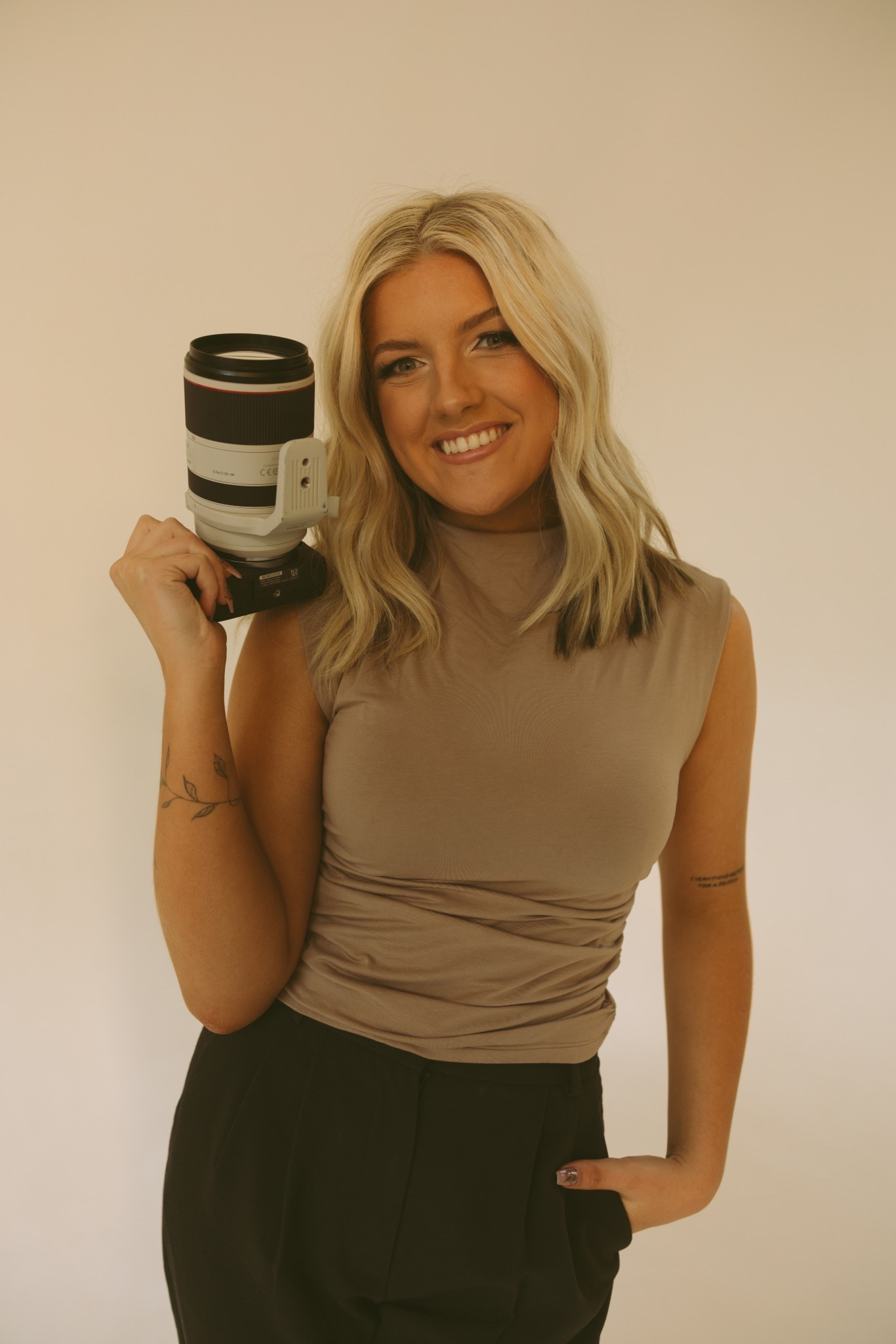 Professional Studio Branding Pics Fit

#LTKTravel #LTKStyleTip #LTKWorkwear