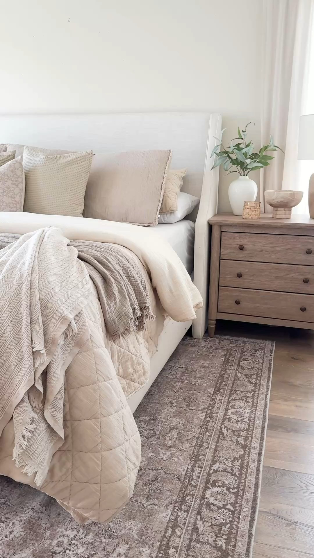 Neutral bedroom inspo, bedding, neutral bedding , area rug, neutral rug, nightstand , throw pillow, throw blanket , comforterr

#LTKHome #LTKFindsUnder50 #LTKSaleAlert