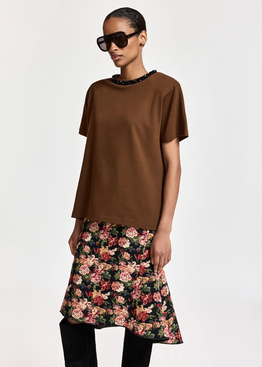 Brown T-shirt with black embellished collar  | Essentiel Antwerp United Kingdom | Essentiel Antwerp