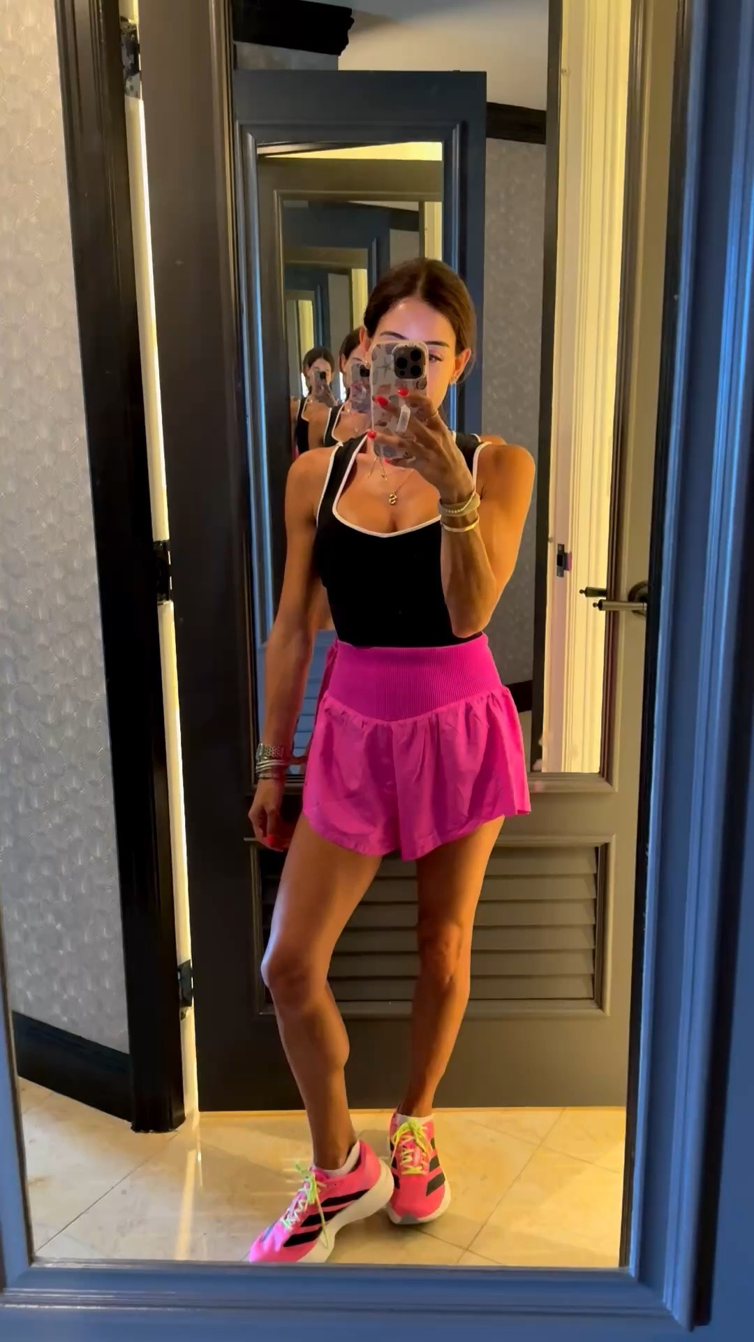 Workout outfit shorts xs tank xs on sale sneakers for walking on sale

#LTKPetite #LTKSaleAlert