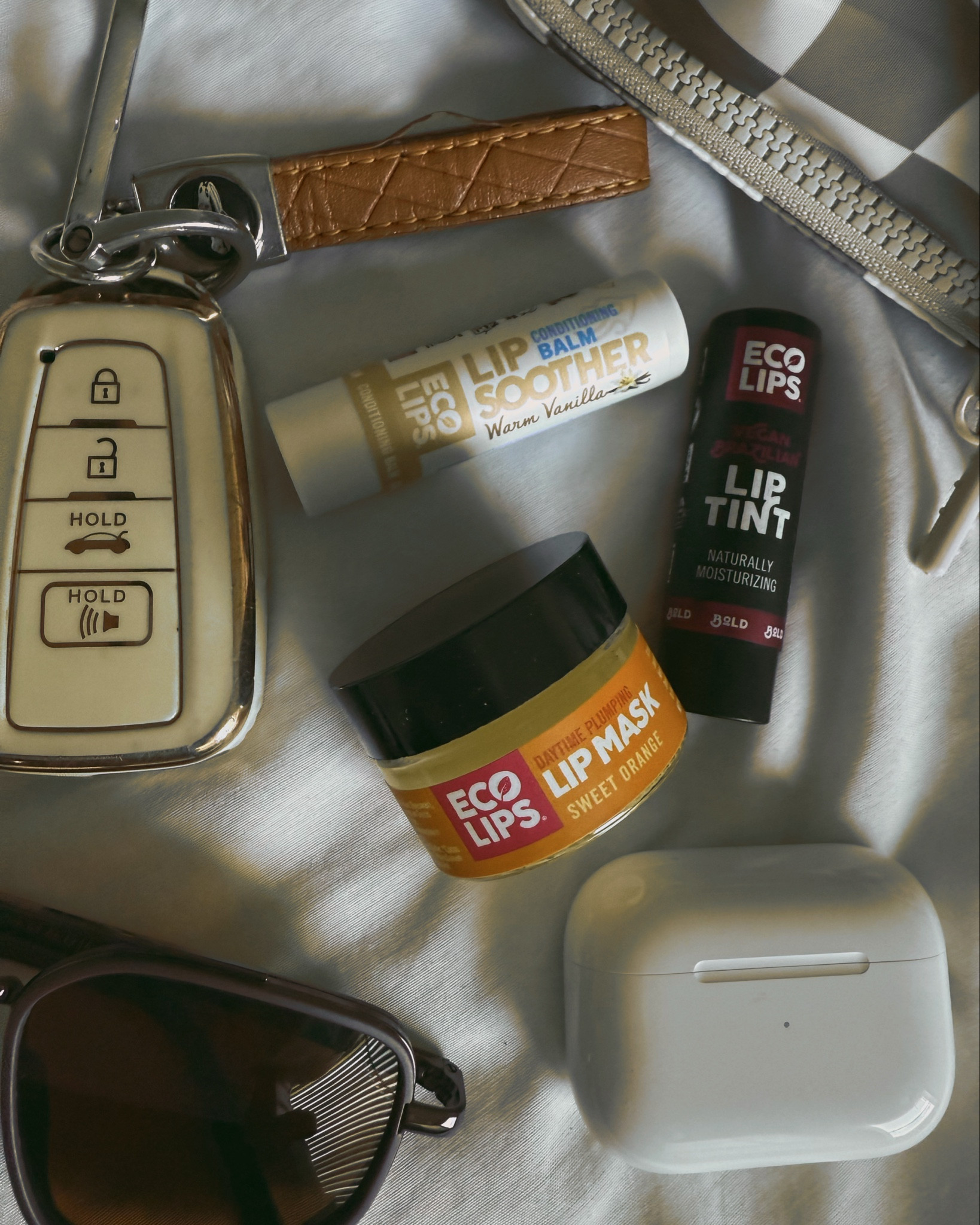 Essentials w/ @ecolips 

#LTKSaleAlert #LTKFindsUnder50 #LTKStyleTip