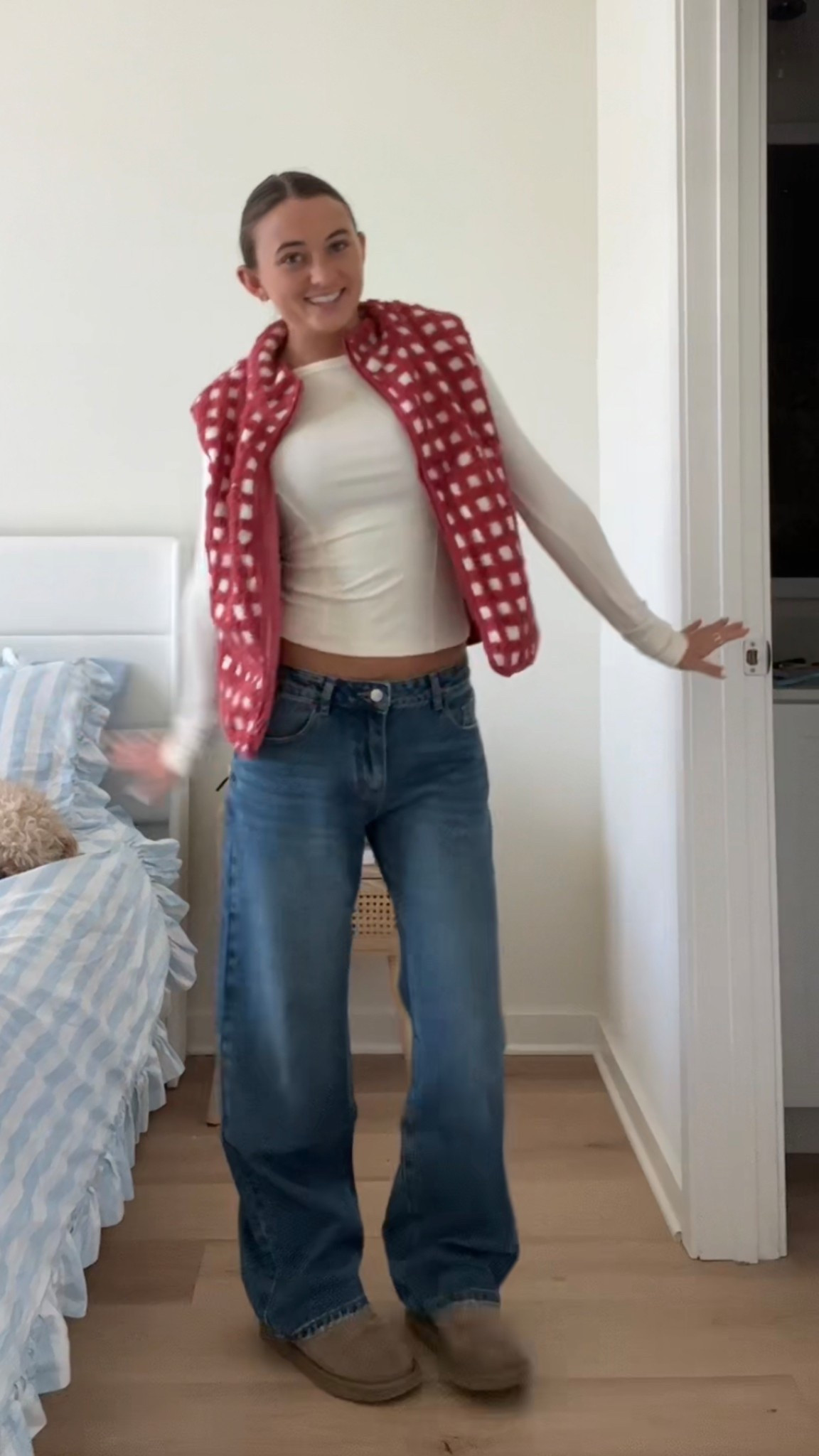 my size dets!
-Vest: Medium
-Long Sleeve: Small
-Jeans: 26 from gracies.store