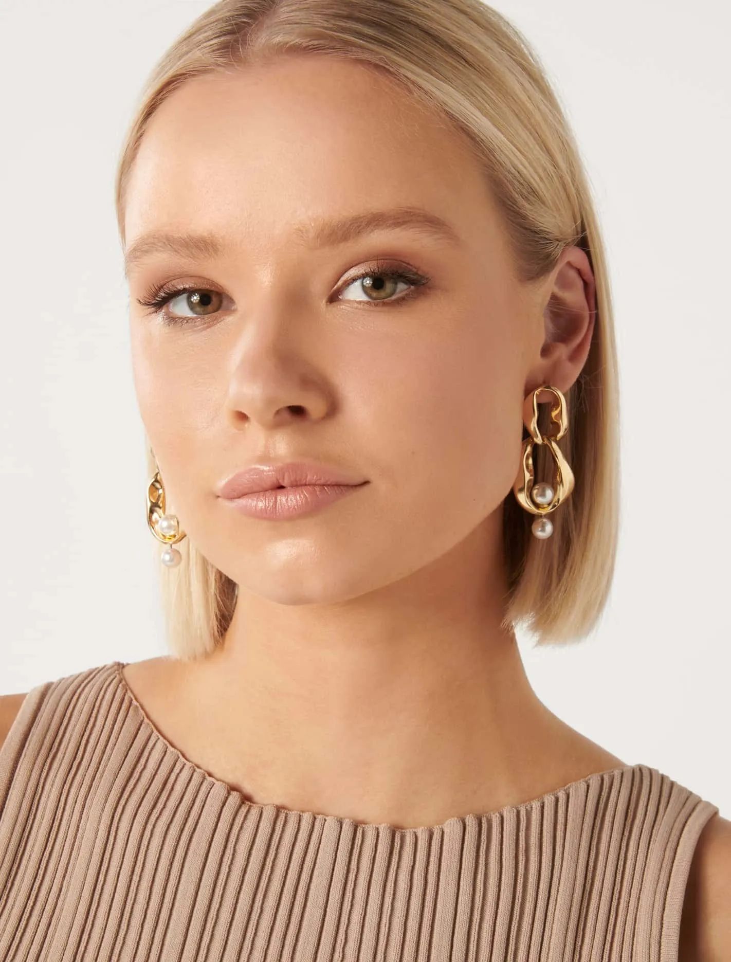 Signature Prue Chain Pearl Drop Earrings | Forever New (UK & IE)