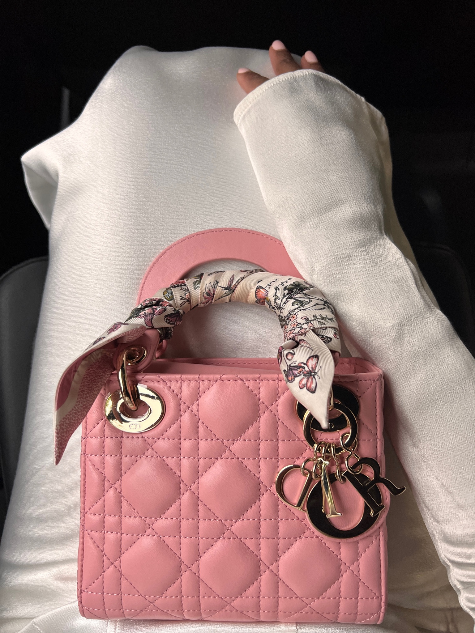 My favorite pink purse and first Dior purchase 🤍