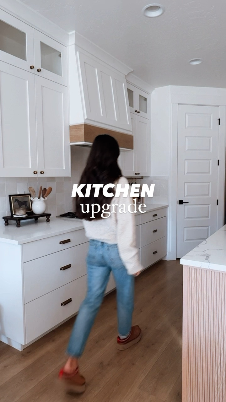 Obsessed with this loloi kitchen runner! It’s back in stock and on sale on Amazon!
Chris loves Julia 
Diamond rug 
Francis rug
Kitchen 

#LTKhome #LTKsalealert #LTKSeasonal