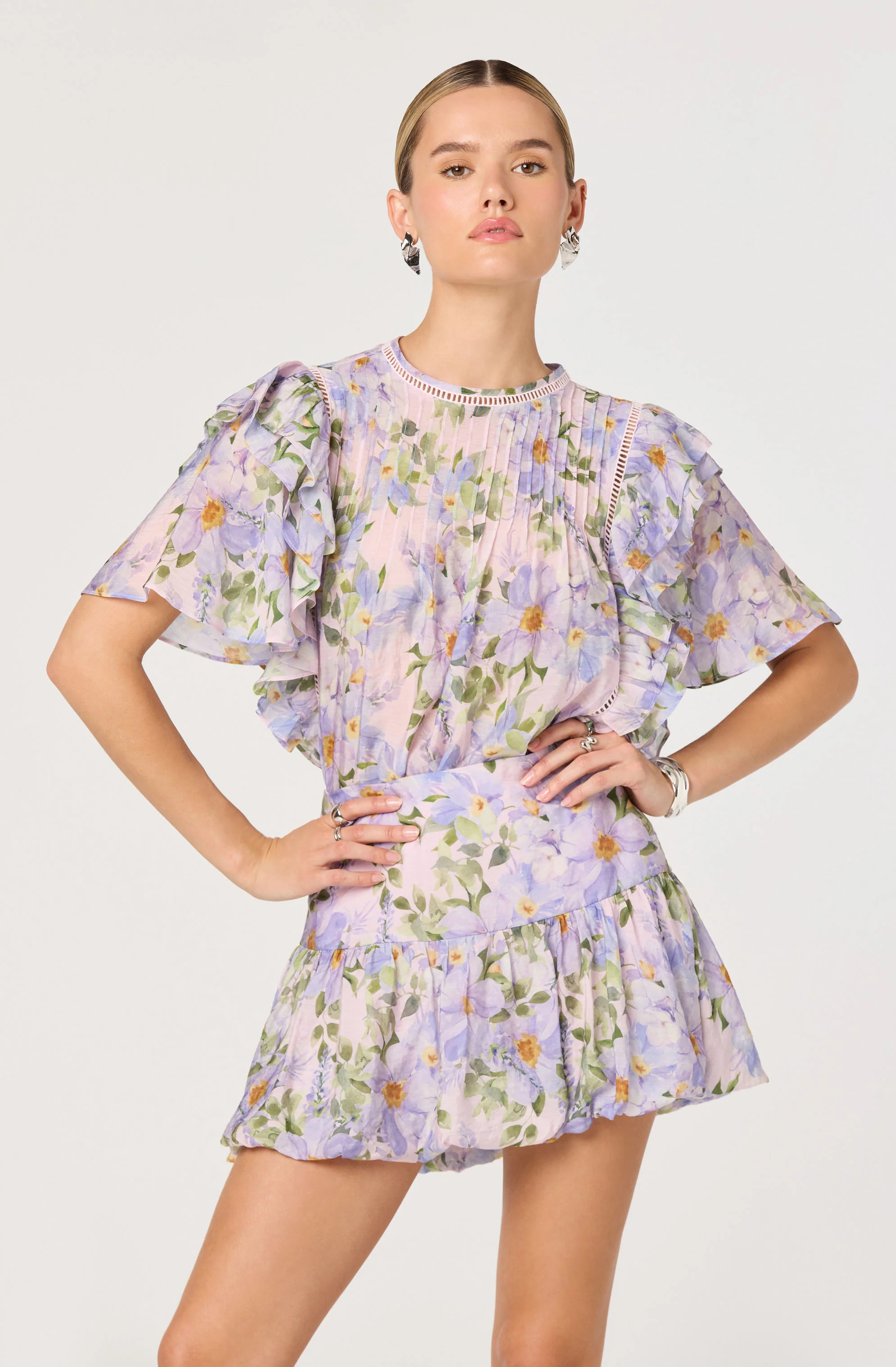 Kinley Floral Flutter Sleeve Ruffle Top - Lilac floral / S | ASTR The Label (US)