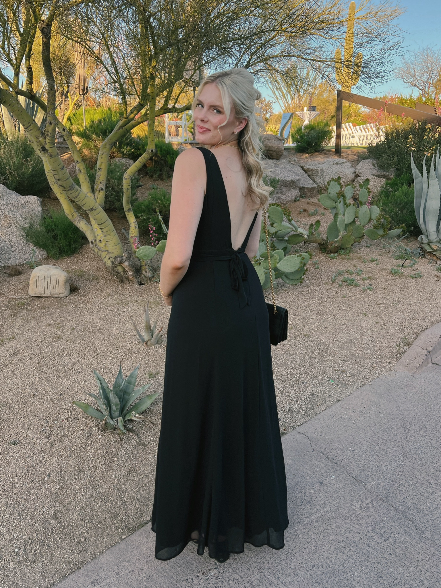 Dress is literally on major markdown and runs TTS. I sized up for the bump 

#mumuweddings #showmeyourmumu #bridesmaiddresses 

#LTKwedding #LTKbump #LTKfindsunder100