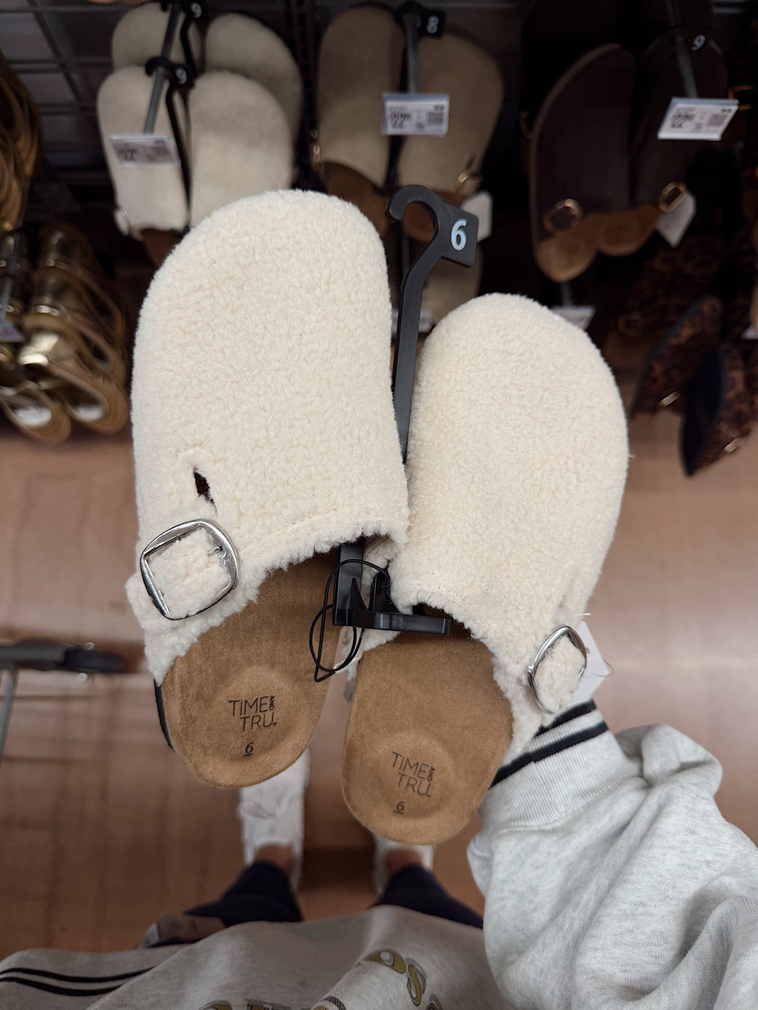 These sherpa clogs are perfect for fall 🤎🍂

#LTKStyleTip #LTKSeasonal #LTKFindsUnder50