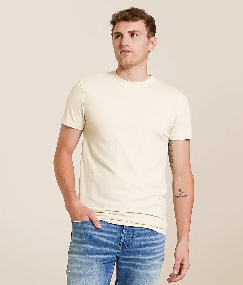 Basic T-Shirt | Buckle