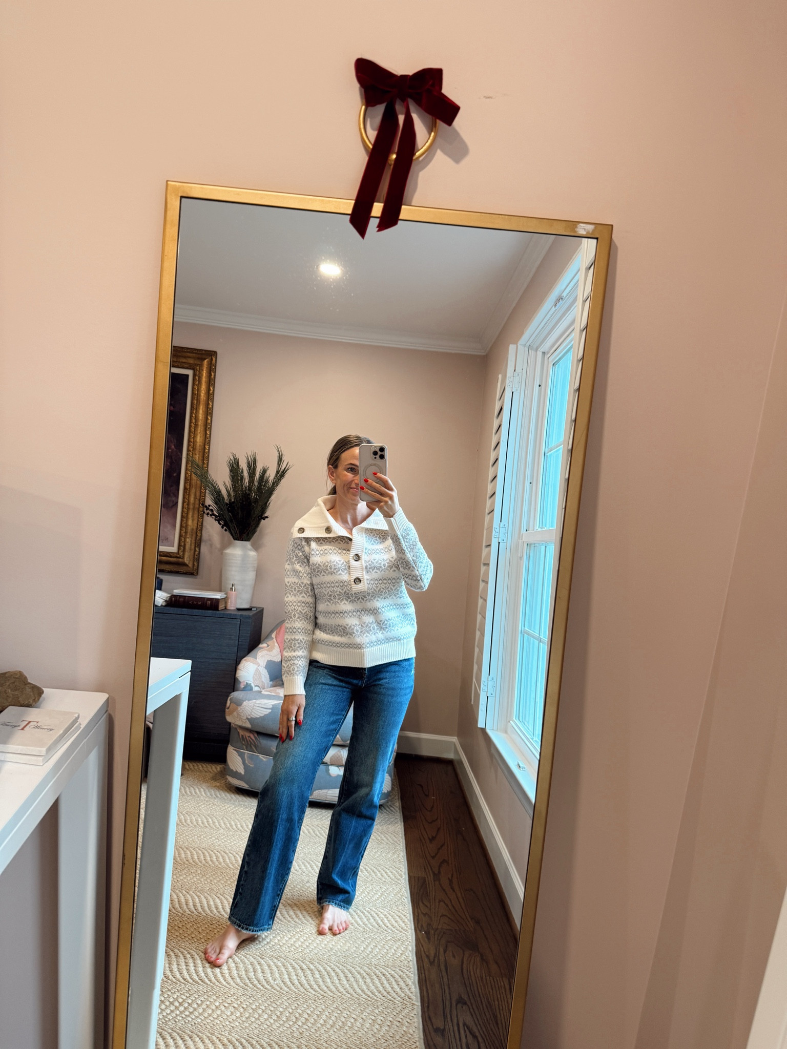 Another fair isle sweater that I am loving! This one is a little thicker so it’s perfect for the cold weather.

#LTKootd #LTKSeasonal #LTKFindsUnder100