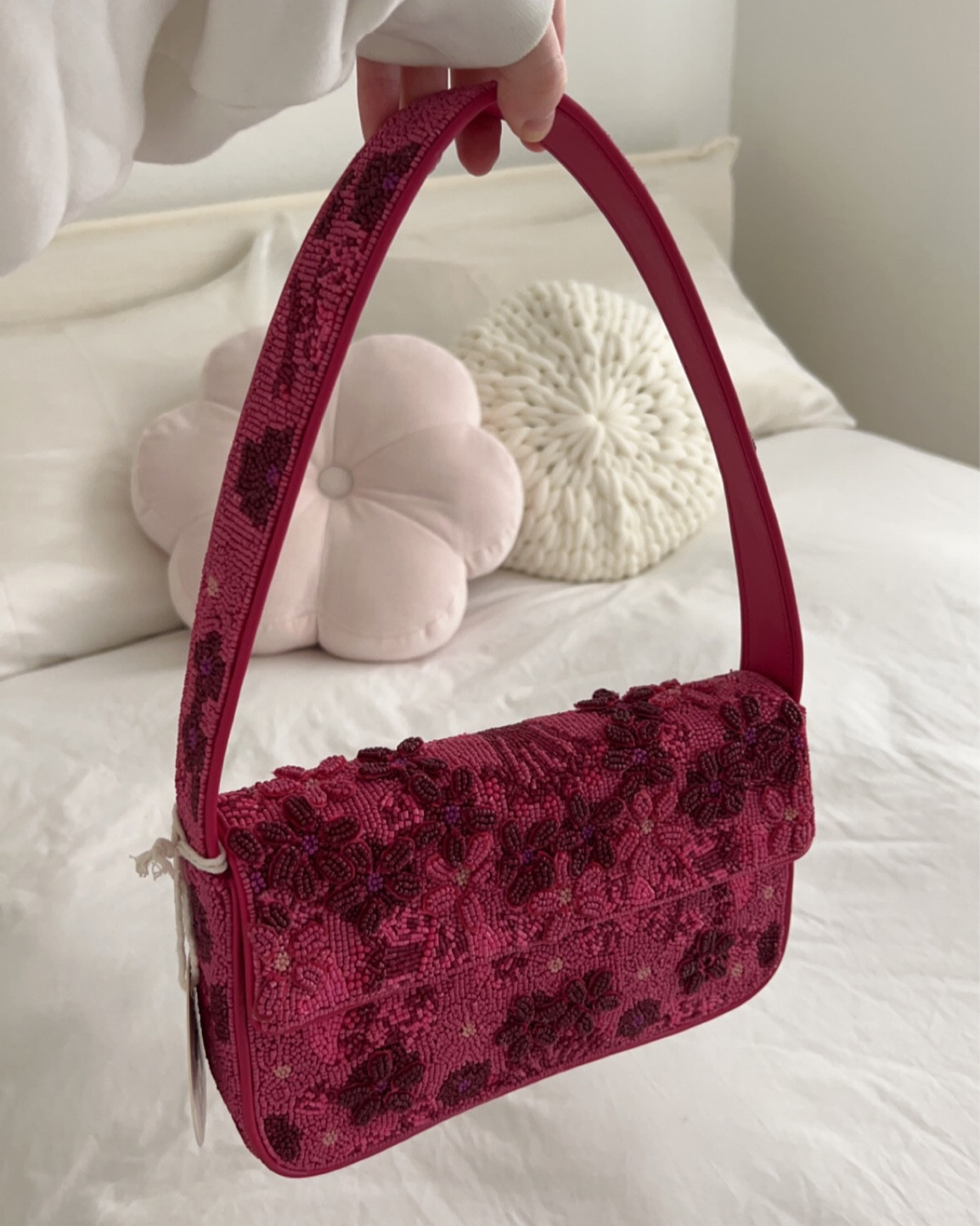 absolutely obsessed with this bag! it’s so unique and the colors are perfect for spring and summer.
#staud #staudtommy #handbags #baguettebag 

#LTKitbag #LTKSeasonal