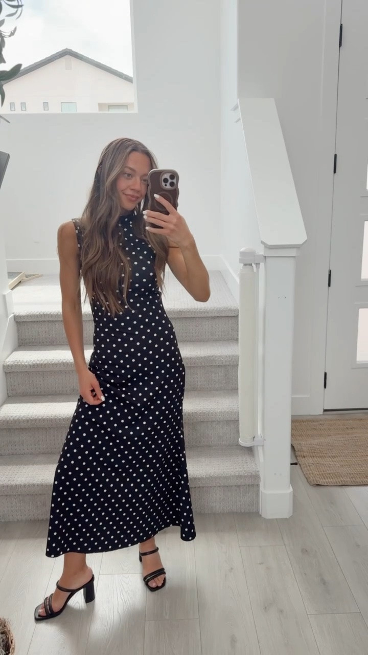 The way this dress hugs in all the right places…🤭👌🏼

#LTKspring #LTKsummer #LTKdresses