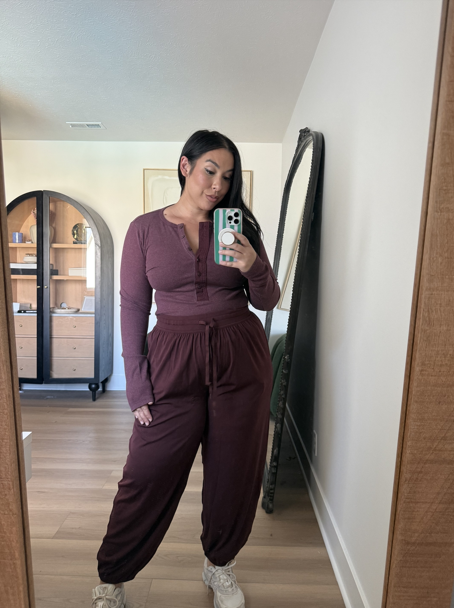 These joggers are so comfortable and I love the wide waist band. They come in black, too!

Top: L
Pants: L Long

aerie, casual outfits, cozy outfits, fall outfits, mid size outfit ideas for fall, affordable outfits, joggers, travel outfit idea 

 #LTKootd #LTKMidsize