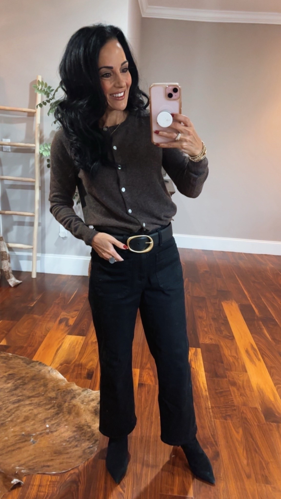 Brown cashmere cardigan comes in other colors 
Paired with black jeans and booties 

#LTKSaleAlert #LTKFindsUnder100 #LTKFindsUnder50