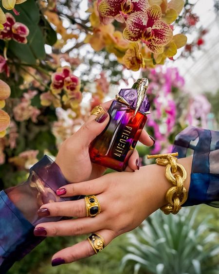 Introducing @muglerofficial new and vibrant fragrance 
ALIEN Hypersense Eau de Parfum

FRAGRANCE FAMILY:
Floral
KEY NOTES:
Top: Green Mandarin, Pear Accord; Middle: Jasmine Sambac; Base: Cashmera

#LTKGiftGuide #LTKbeauty #LTKxSephora