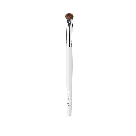 e.l.f. Small Eyeshadow Brush, Makeup Brush For Eye Contouring & Blending, Curved Design, Made Wit... | Amazon (US)