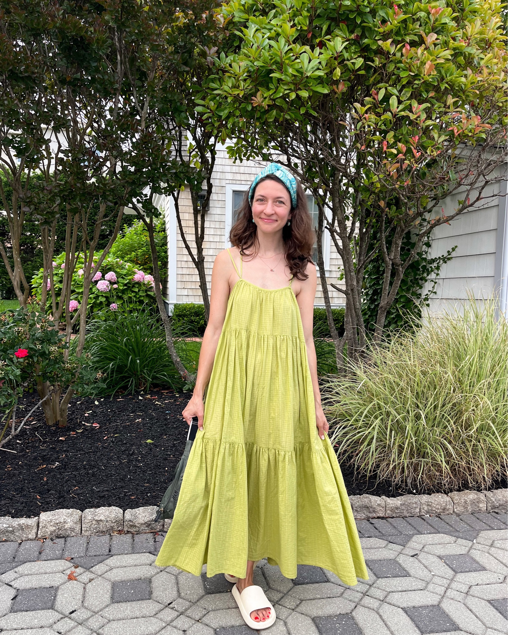 It’s been a week of getting kids to camps & then heading to the beach & there’s nothing I’d rather throw on at the end of a summer day than an easy, breezy dress (except maybe pajamas 😉)! This one is old @everlane but linked a few more of my favorites plus my headband & sandals here! 

#LTKstyletip #LTKSeasonal