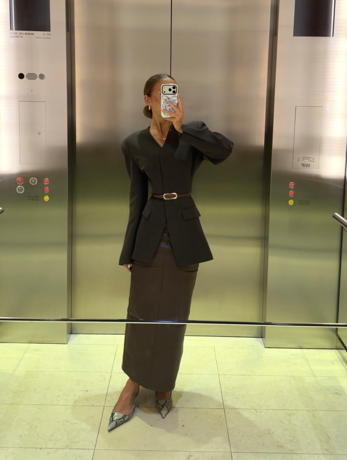 Office outfit of the day 🤍 


#LTKootd #LTKdayinmylife #LTKgrwm