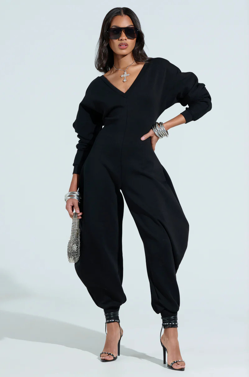COMFY COZY SWEATSHIRT JUMPSUIT IN BLACK | AKIRA
