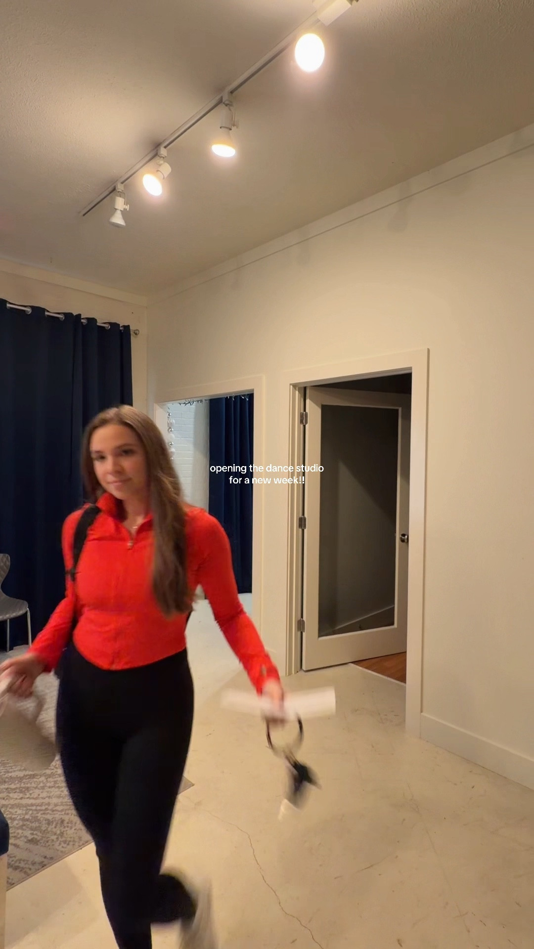 opening the dance studio for a new week! 

top: size small
leggings: size 6

#LTKfitnessgoals #LTKActive #LTKdayinmylife