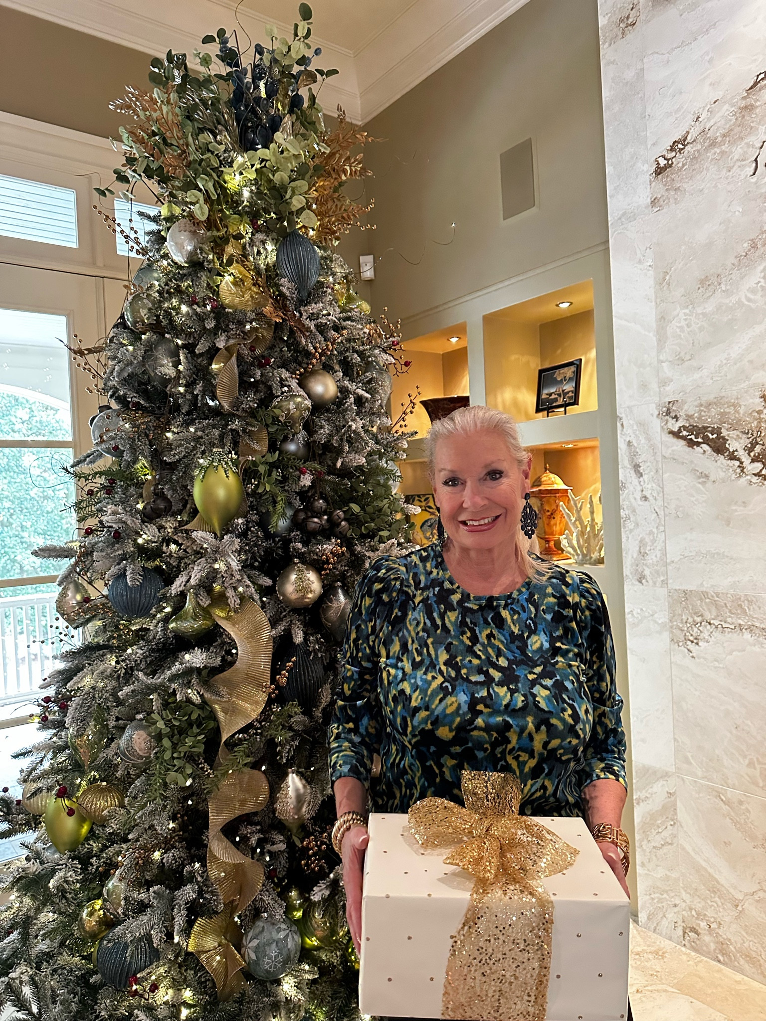 Christmas tree style with Chico’s 

#LTKHoliday #LTKOver40 #LTKFindsUnder100