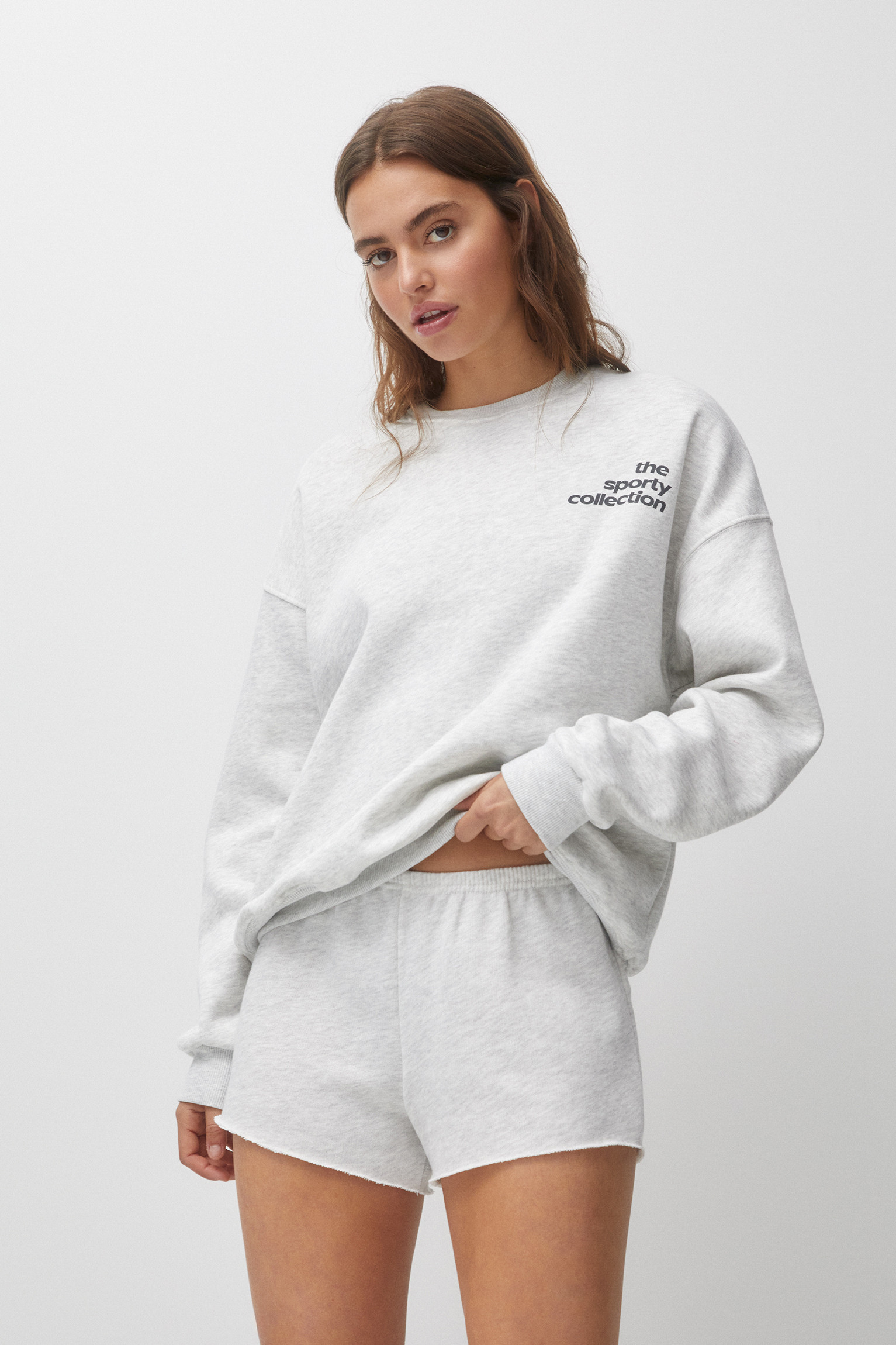 Jogger Bermuda shorts with piping | PULL and BEAR UK