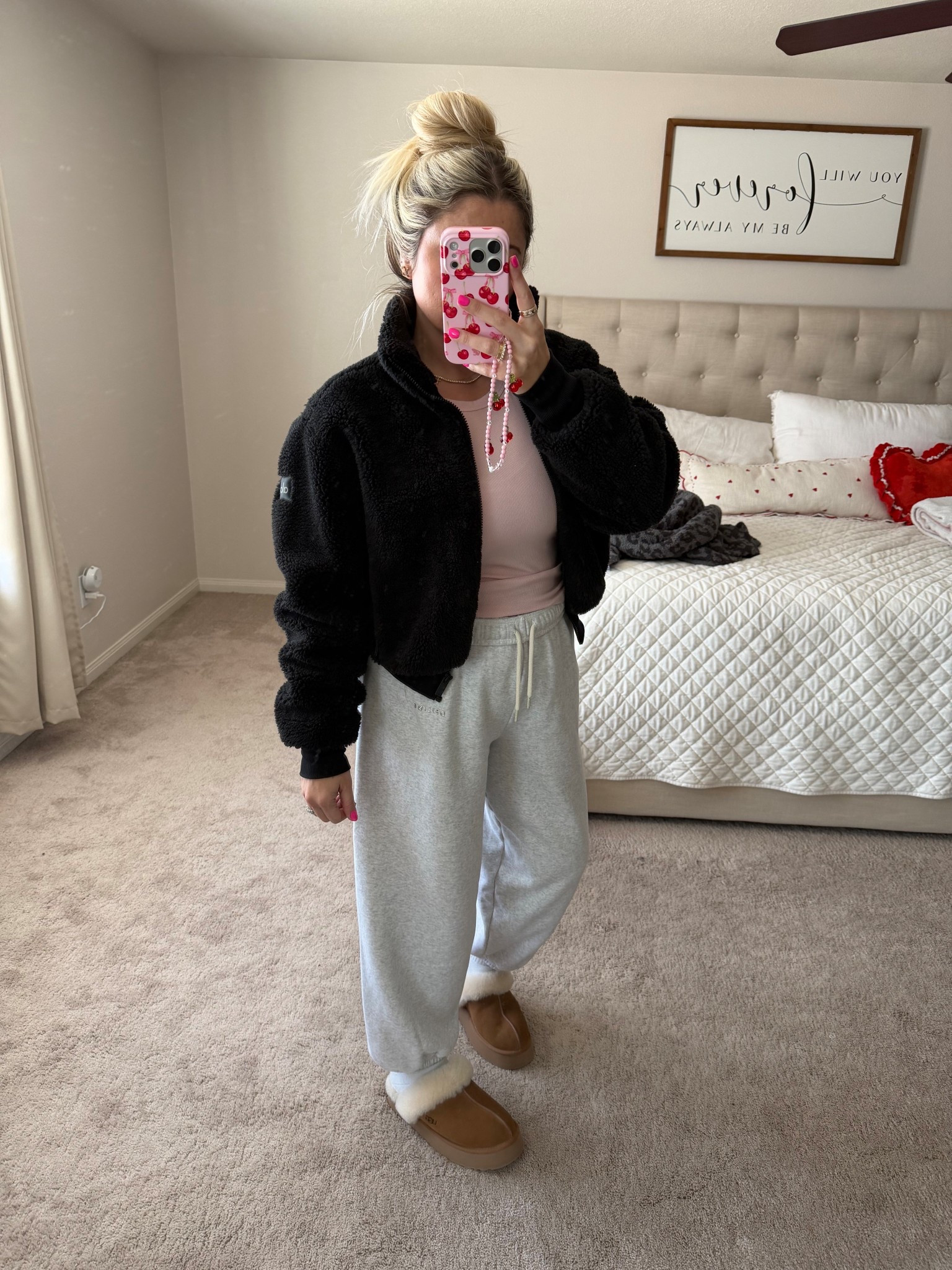 Comfy outfit 
Alo jacket xs
Joggers small
Uggs 

#LTKootd