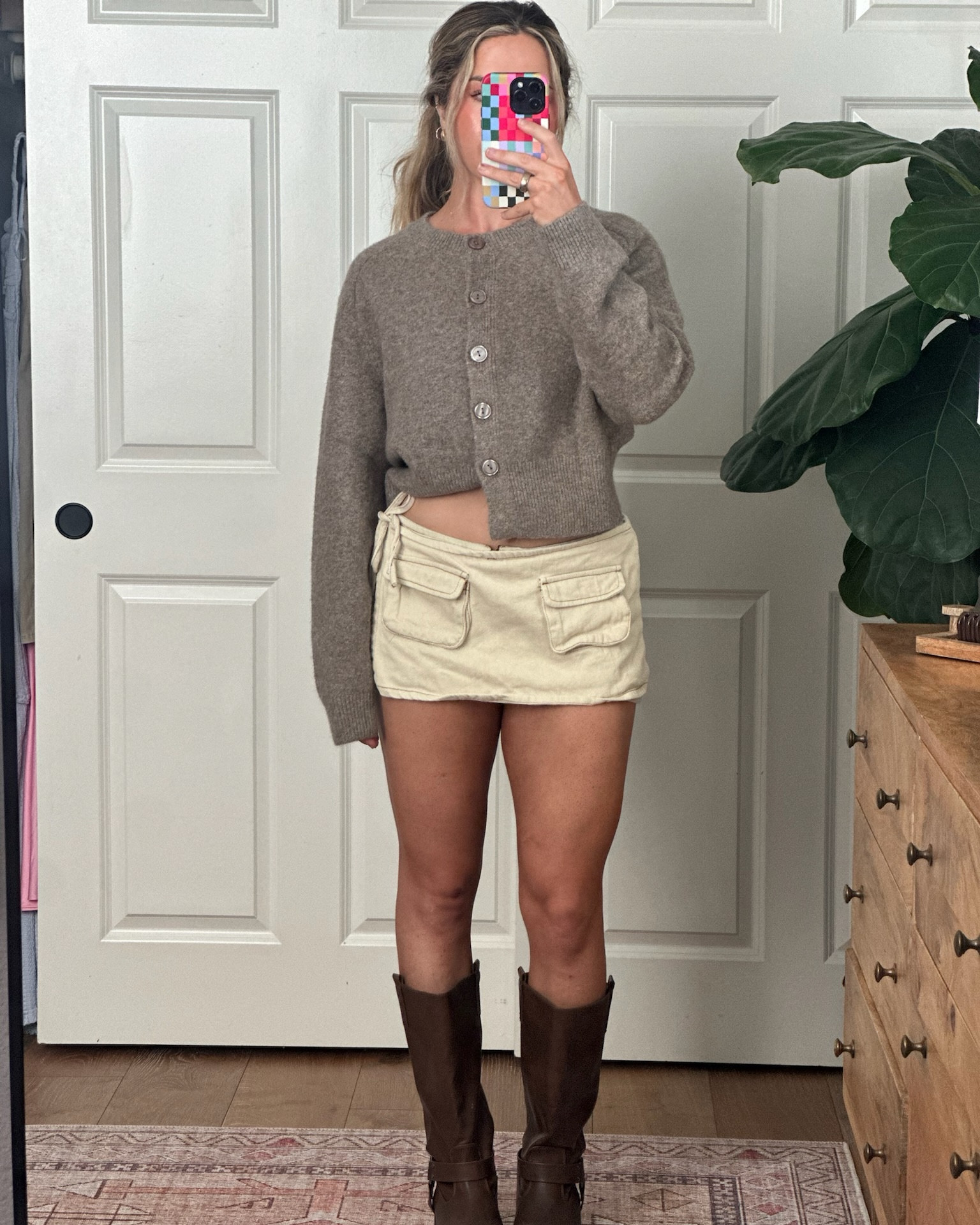 Fall fit 🤍 My sweater is Zara and I’m linking my skirt in a different color!

#LTKStyleTip #LTKFindsUnder100 #LTKSeasonal