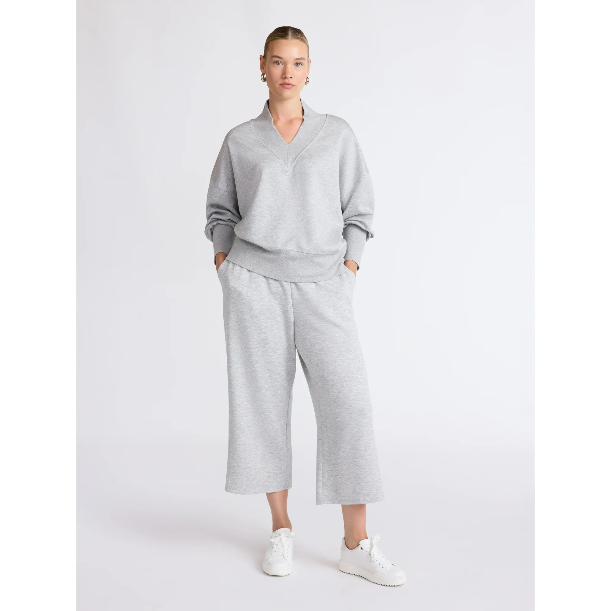 Scoop Women's and Women's Plus New Scubaknit V Neck Sweatshirt, Sizes XS-4X - Walmart.com | Walmart (US)