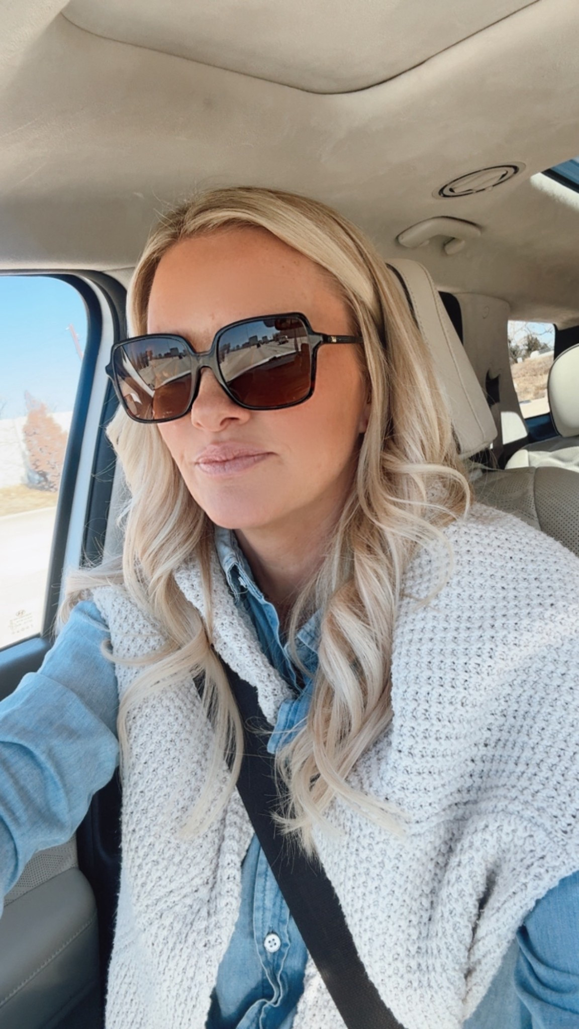 Back to the grind over here. 

Bringing back the Canadian tuxedo over here. 

#momlife #smallbiz #jean #sweater #spring #layering #worklife 

#LTKootd #LTKmomlife #LTKgrwm