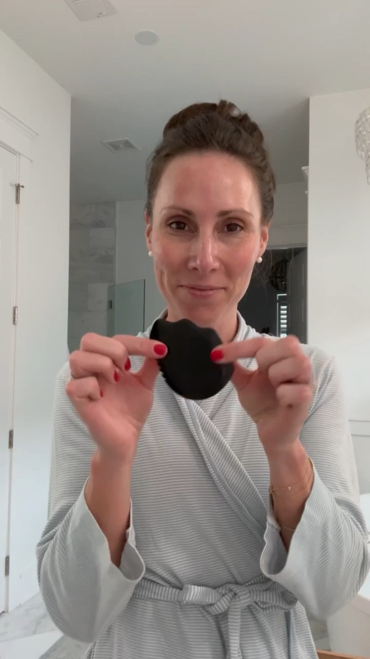 We love our skincare routines! From gua sha to microneedling to fun gadgets like NuFACE - there’s so much that can be done to look our best! 


#skincare #guasha #eveningroutine

#LTKBeauty #LTKVideo #LTKWedding