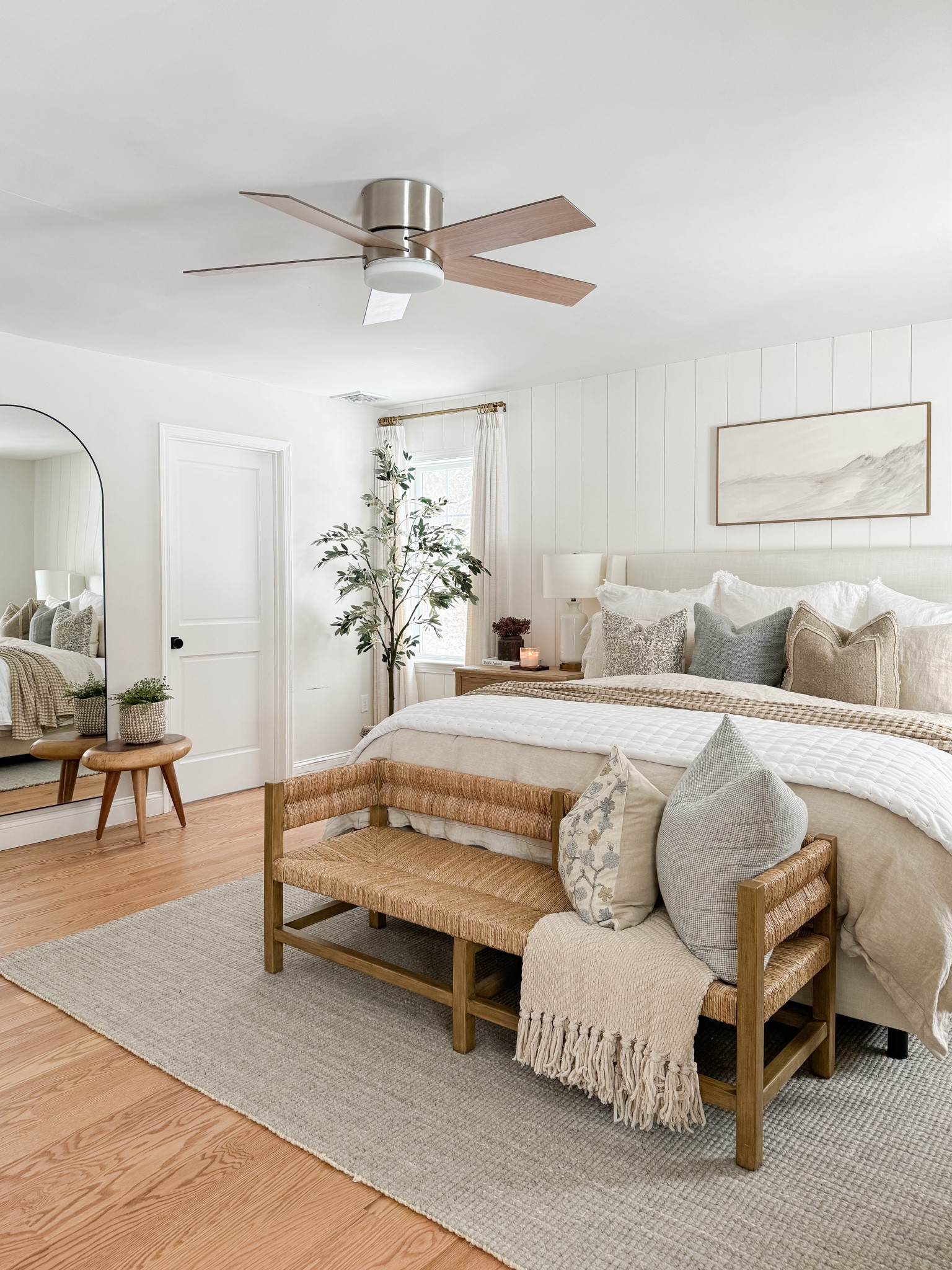 Modern Bedroom Design

Home Home design  Modern home  Home decor  Bedroom design  Bedroom inspo  Bedroom finds  Bed Decor  

Upholstered bed, vintage bench, pottery barn bedding, wall art, nightstand 

#LTKStyleTip #LTKHome #LTKSaleAlert