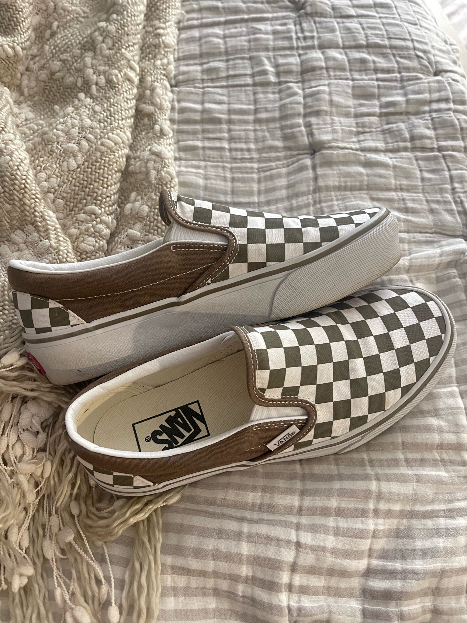 My new fav vans 🙌🏼😍

#LTKFindsUnder100 #LTKU #LTKSeasonal