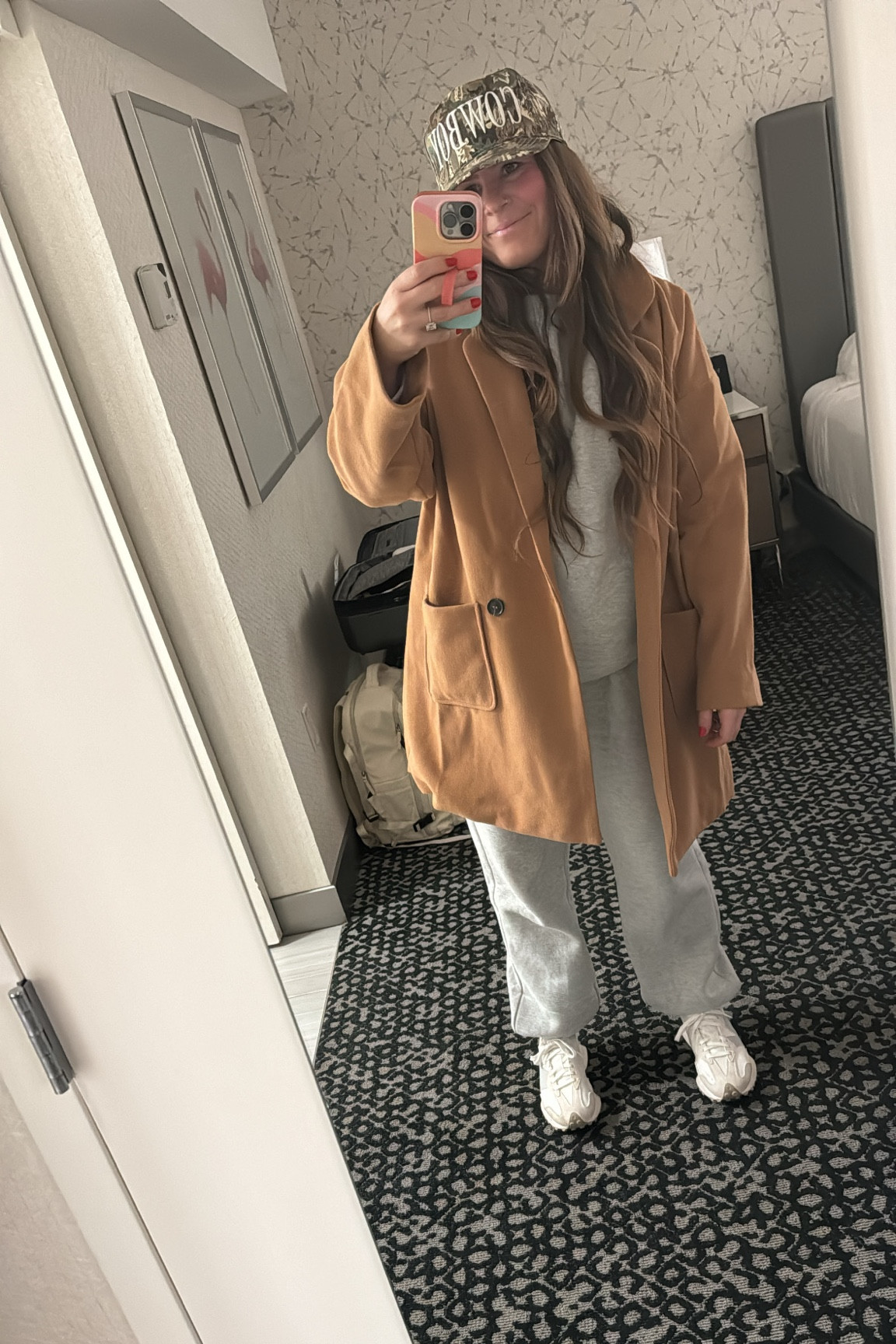 The comfiest travel outfit.

Sweat suit - Size L (could have gone with medium for a more fitted look)
Coat: Size L - comes a little oversized, perfect for layering 
Shoes: 7.5 TTS

Travel outfit, cozy fit, comfy casual

#LTKFindsUnder100 #LTKGiftGuide #LTKShoeCrush