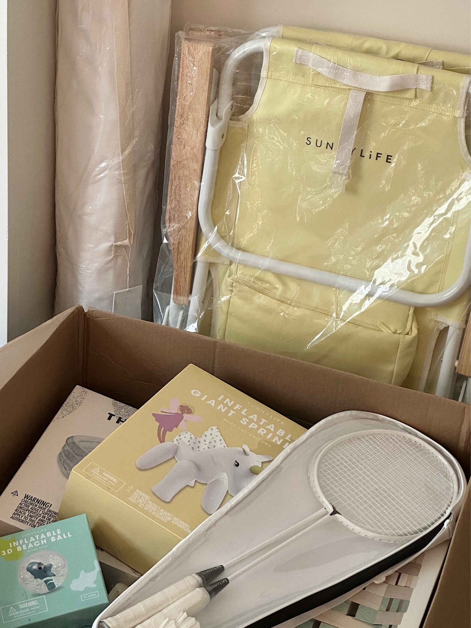 Summer essentials from sunnylife!

#LTKSeasonal #LTKtravel #LTKswim