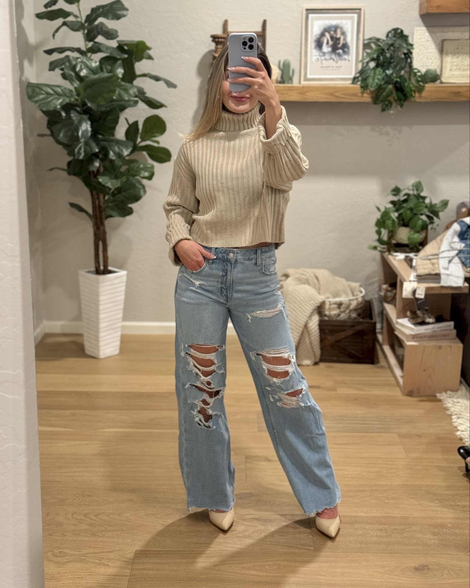 Sweater size M 
AE jeans - size 4 

#LTKStyleTip #LTKSeasonal #LTKFallSale