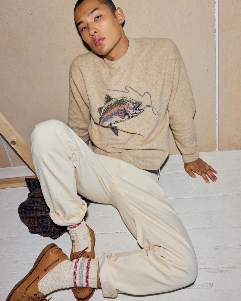 Men's Oversized Holiday Graphic Crew Sweater | Men's Tops | Abercrombie.com | Abercrombie & Fitch (US)