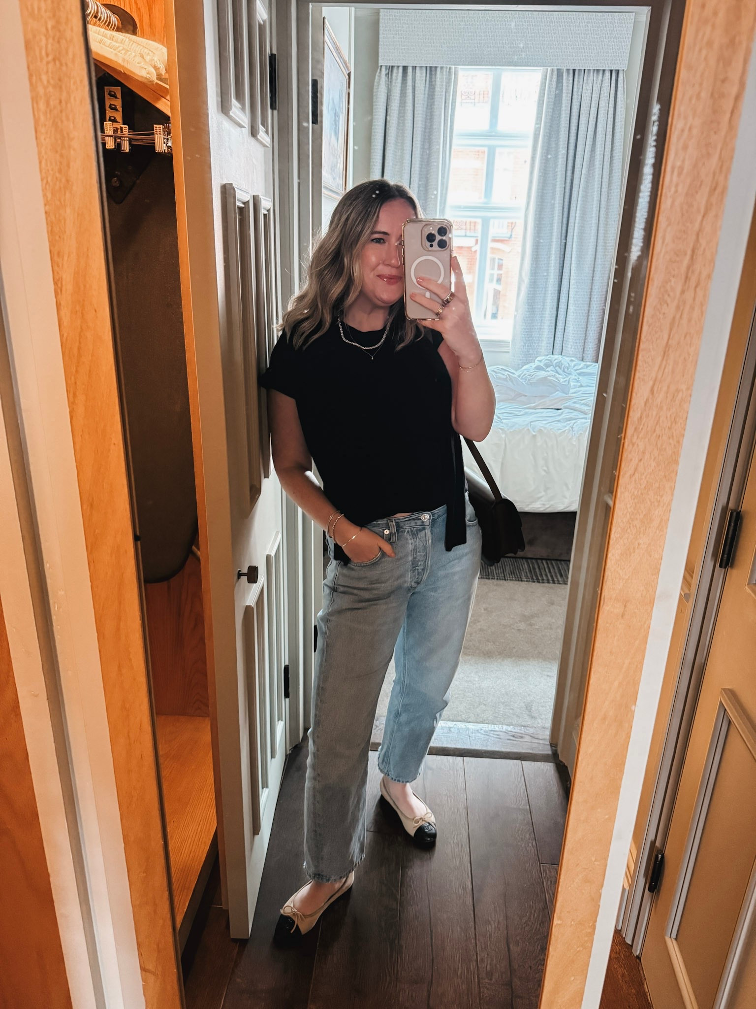 Things I can wait to wear this fall 

Black tee (sized up to an XL)
Jeans (size 28)

#LTKSeasonal #LTKTravel #LTKOver40