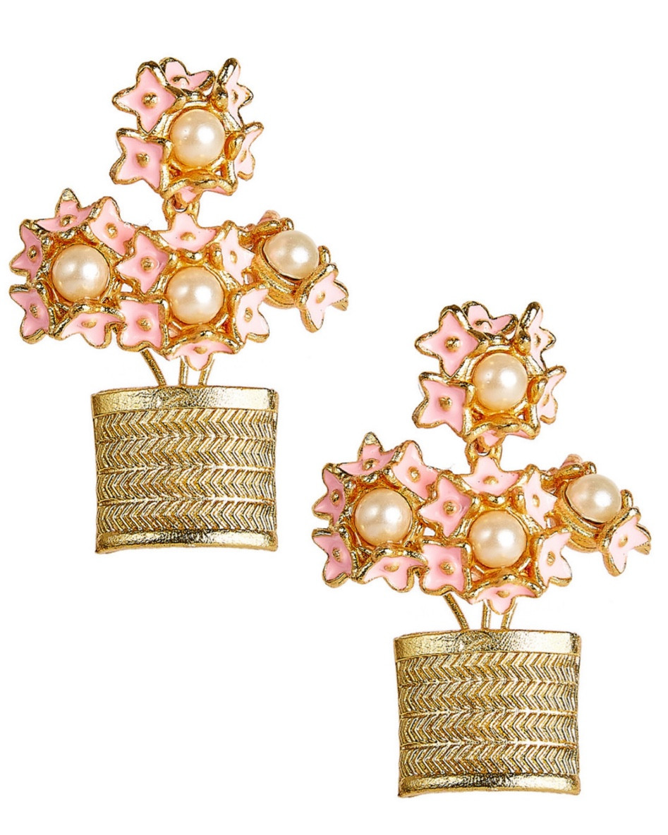 The Broke Brooke x Lisi Lerch Mommy & Me Collection for Mother’s Day launching Thursday April 13th!! 

#mothersday #charmbracelets #mommyandmepurses #handbags #mothersdaygifts #mum #rattanbags #earrings #grandmillennial 

#LTKGiftGuide #LTKunder100 #LTKFind