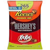 HERSHEY'S, KIT KAT and REESE'S Assorted Milk Chocolate Candy Bulk Bag, 80.32 oz (265 Pieces) | Amazon (US)