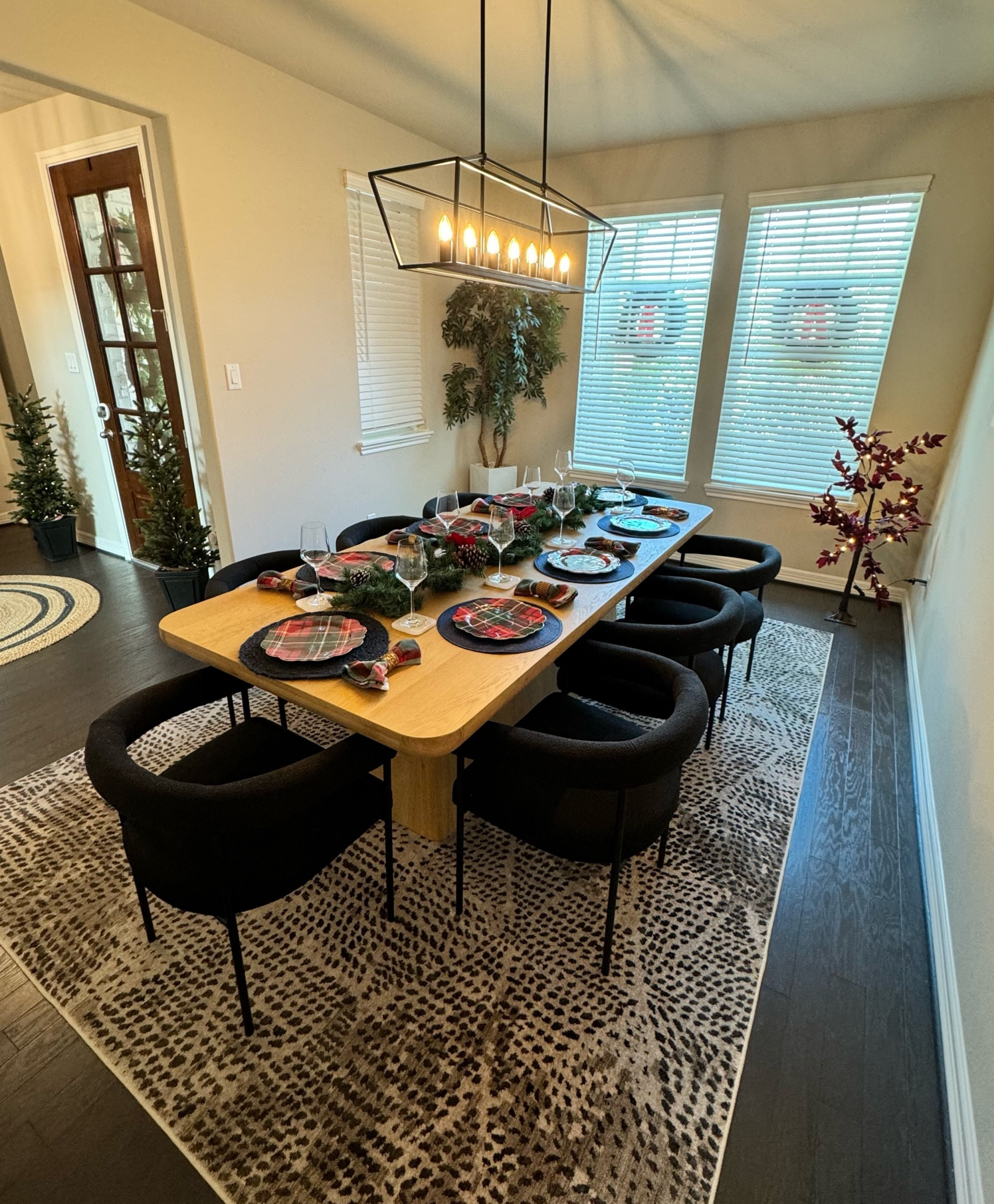 Dining Room
Friendsgiving hosting

#LTKHoliday #LTKHome #LTKSeasonal
