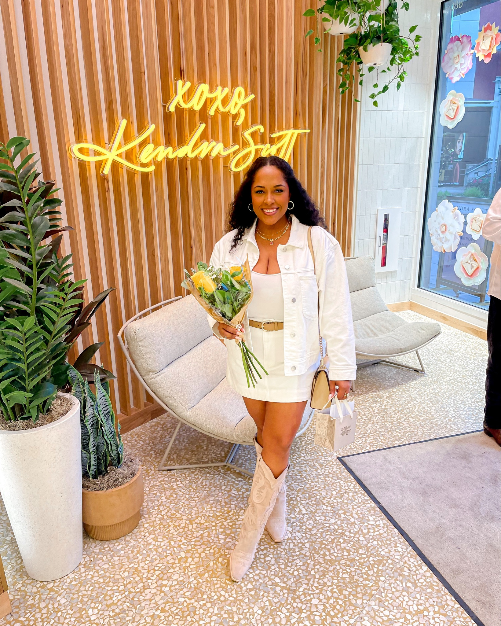 Celebrating yellow rose by Kendra Scott coming to the Kendra Scott store in the shops of La Cantera.

Jacket: xl
Skirt: 14 
Boots: 8
Top: xl 