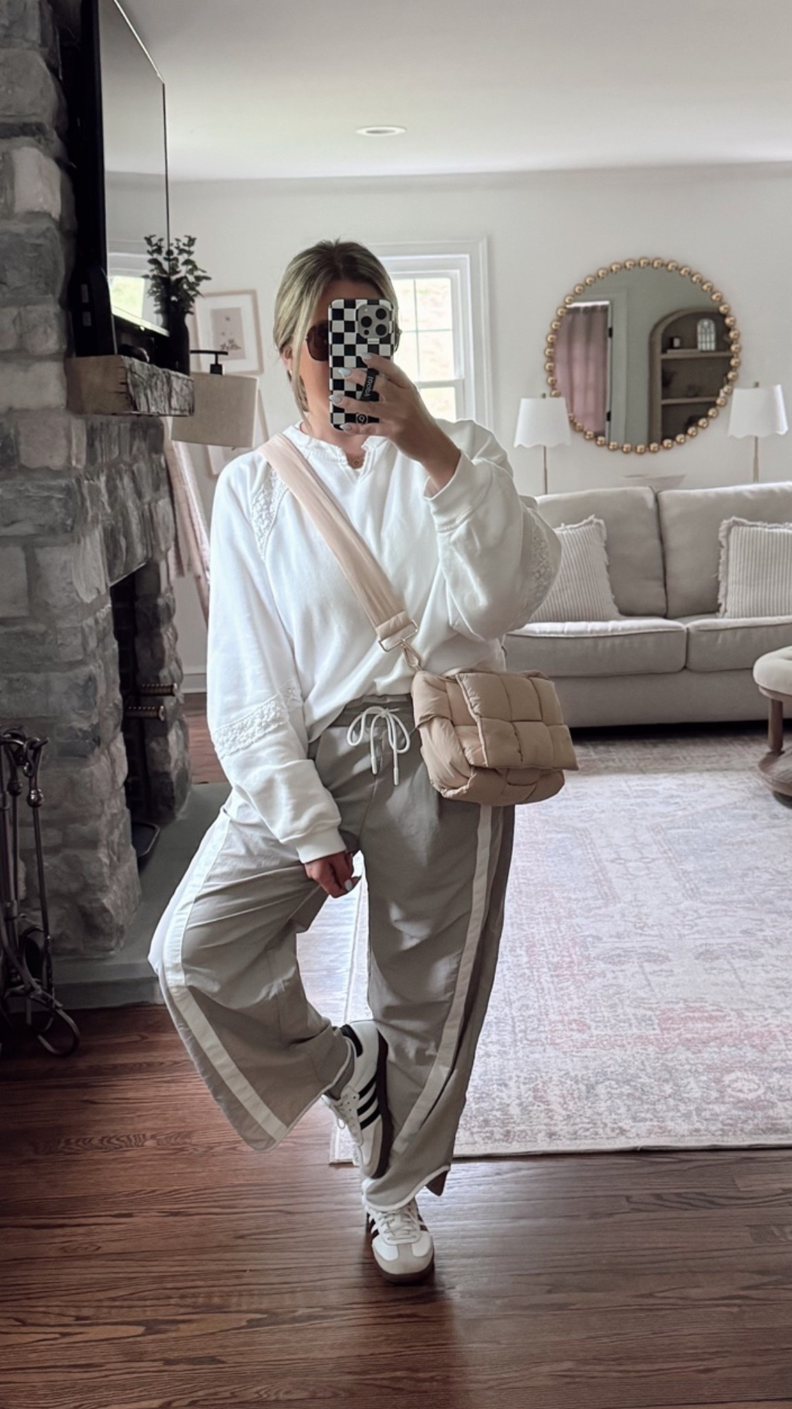 Casual ootd 
Mom outfit inspo
@Aerie

#LTKootd
