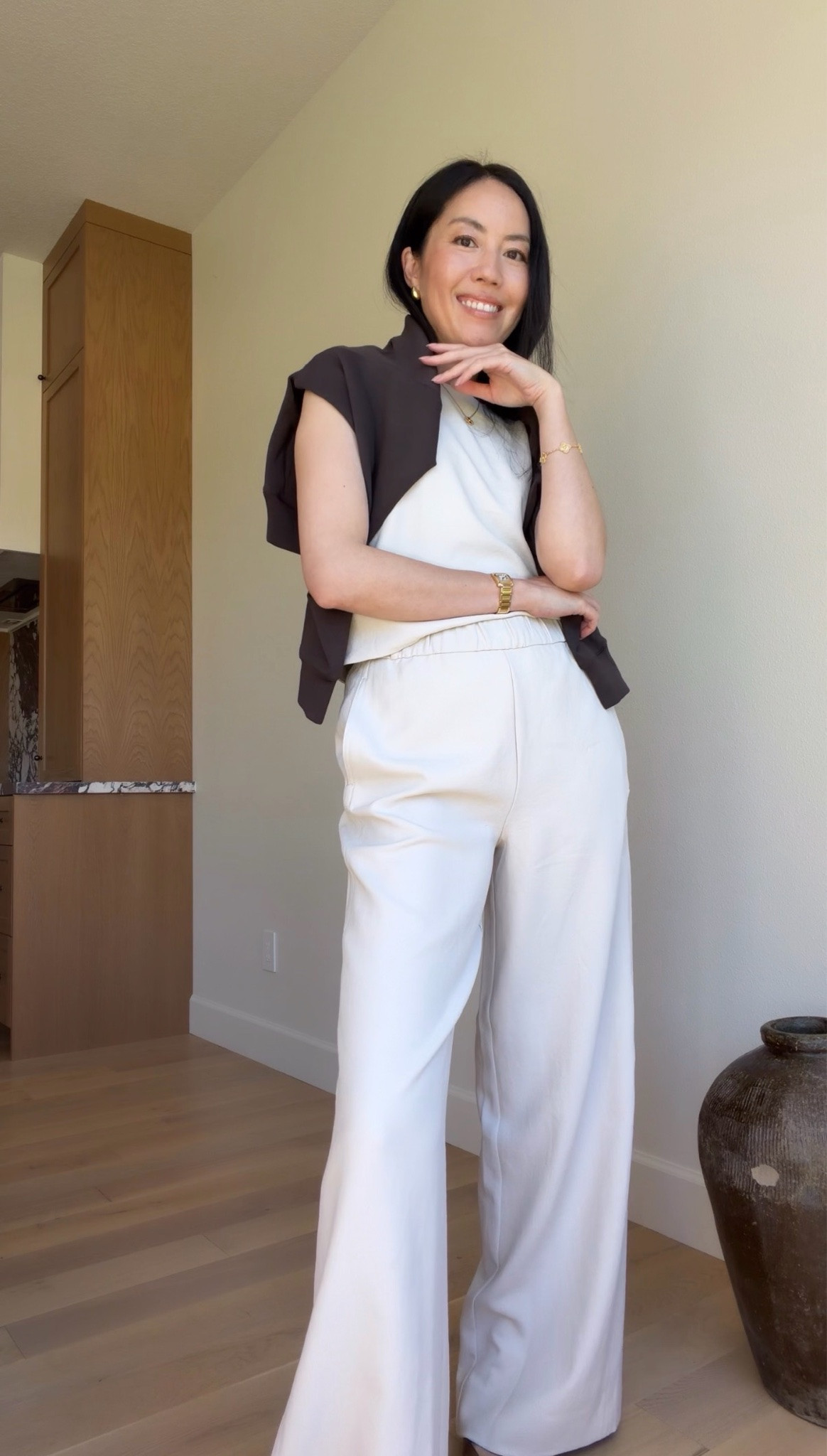 Outfit for K-beauty shopping in Seoul. Available here!

#Rhone
#classicstyle
#vacationoutfit
#traveloutfit
#OOTD

#LTKootd #LTKSeasonal #LTKSaleAlert